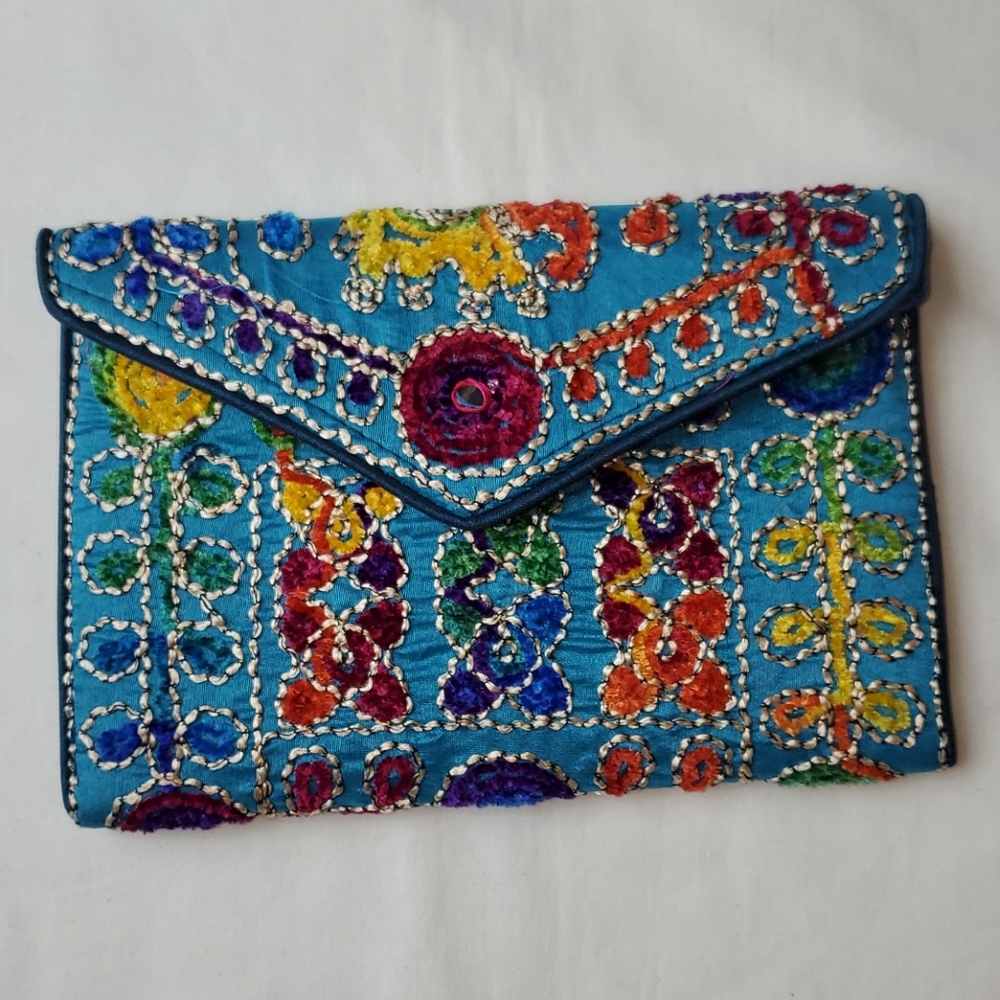 Decorative colorful embroidered clutch - Picture 2 of 6